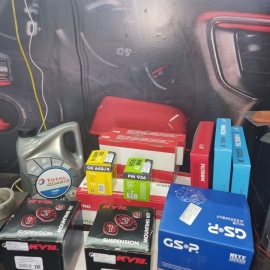 Polovni i novi delovi auto servis